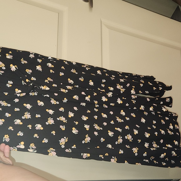 NWT Smocked jumpsuit - Picture 5 of 9